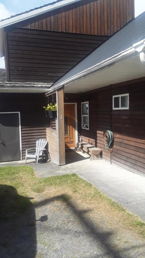 Orca Lodge Sointula Экстерьер фото