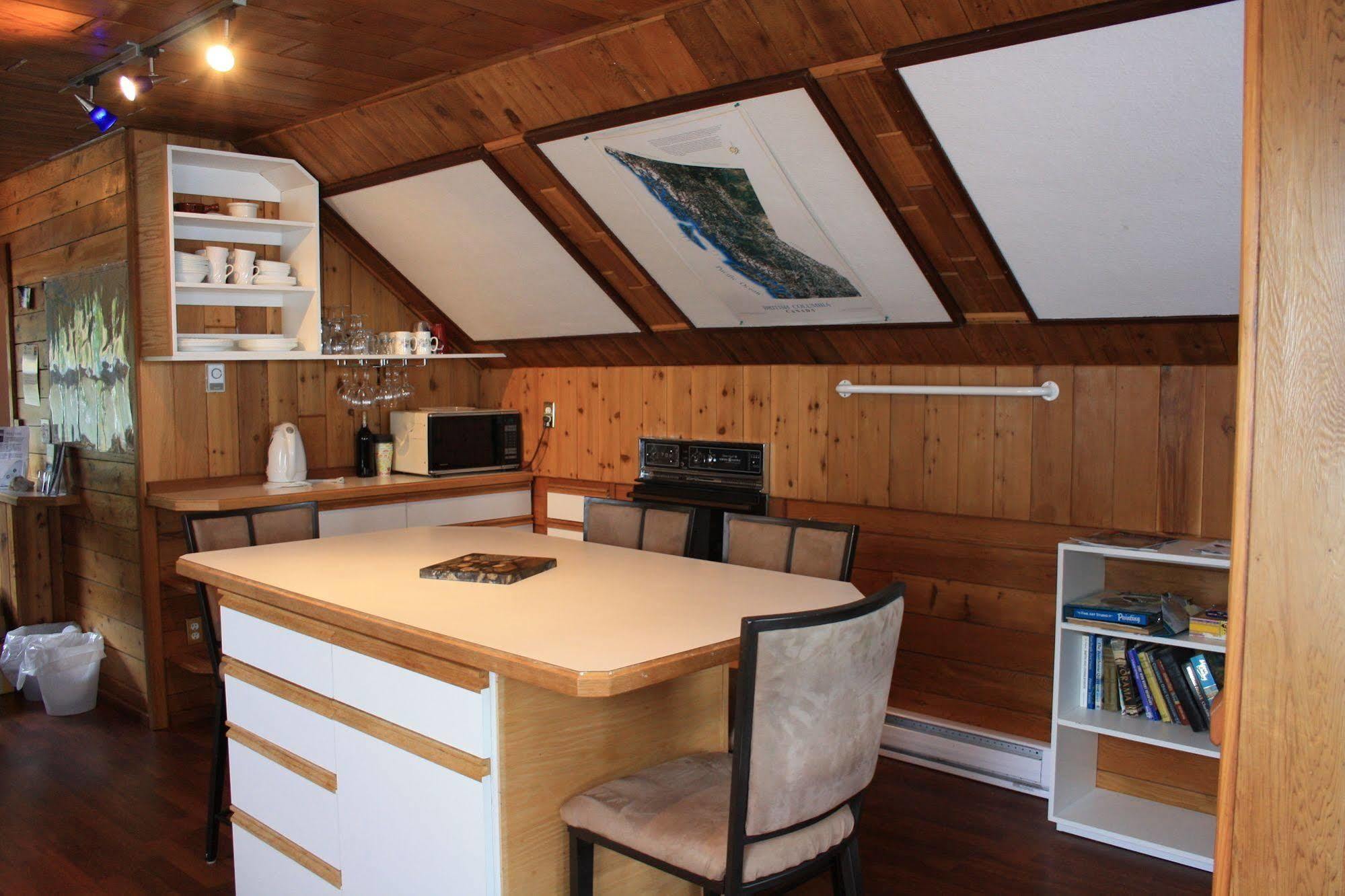 Orca Lodge Sointula Экстерьер фото