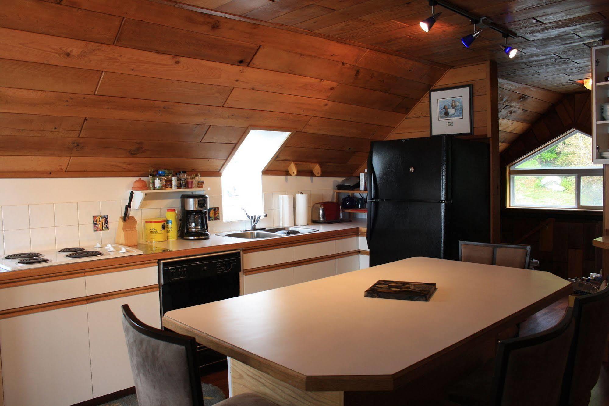 Orca Lodge Sointula Экстерьер фото